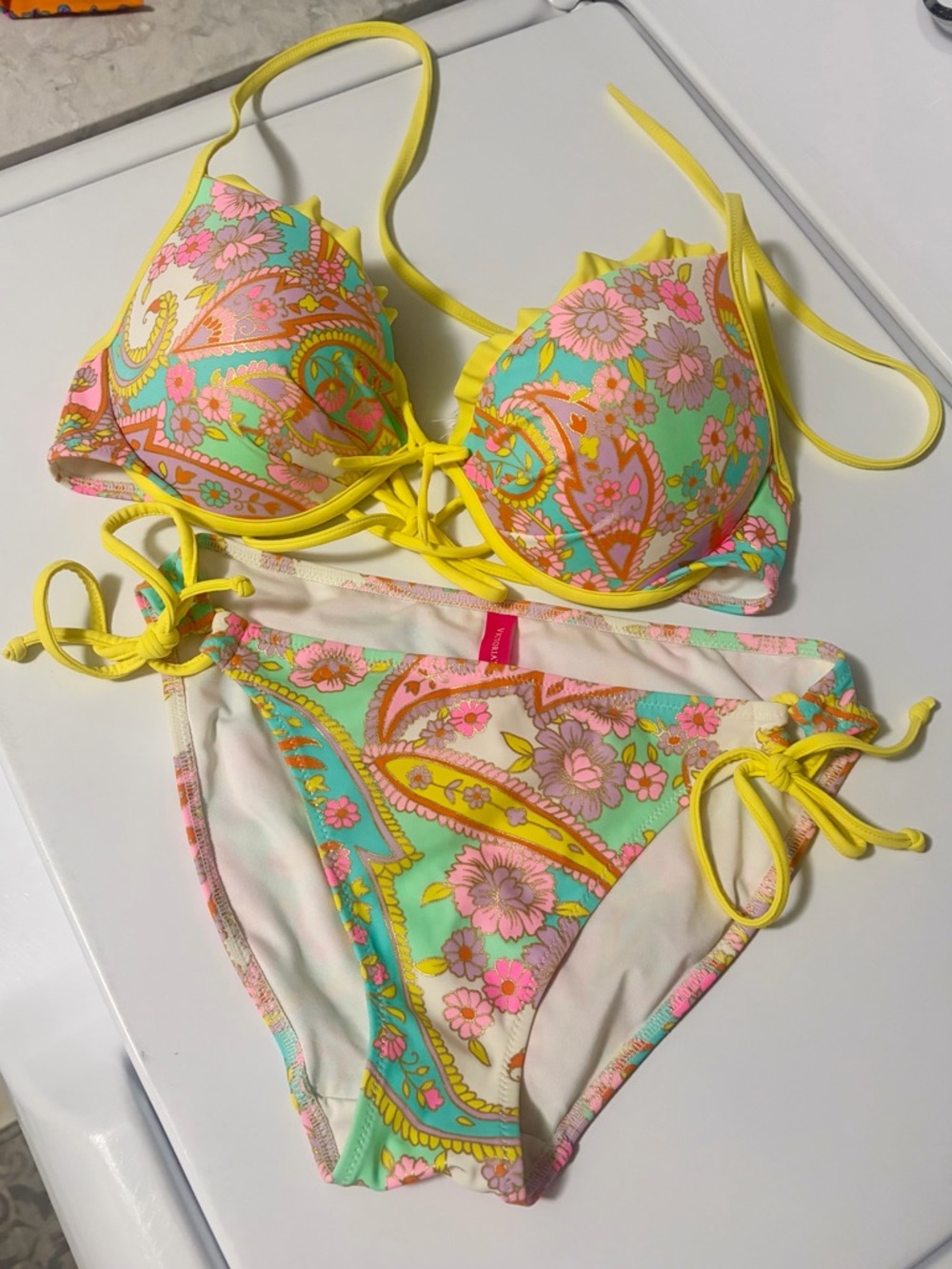 Bikini Swimsuit Paisley Pastel - 34C top S bottom